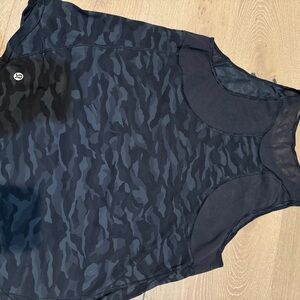 Lululemon tank top in size 8 in good condition